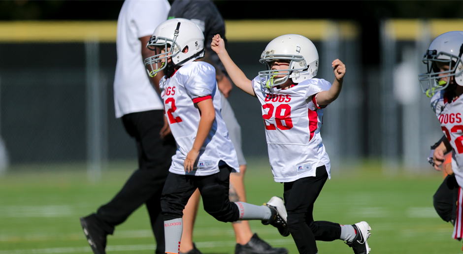 Register NOW for our 2023 Football & Cheer Season 